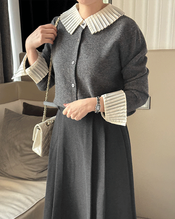 Pleats Wool Cardigan