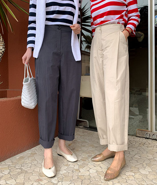 Godseongbi Pintuck Baggy Pants