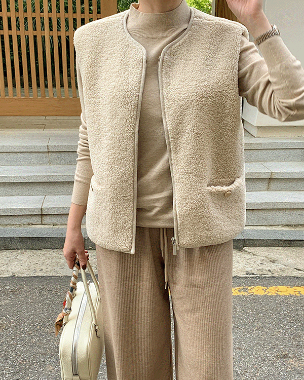 Poggle Zip up Vest
