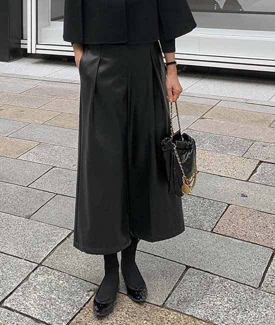 Leather napping pants