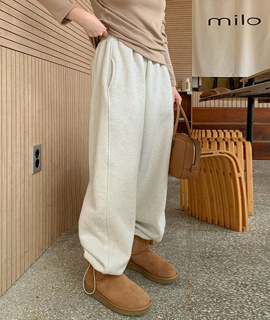Bear napping jogger pants