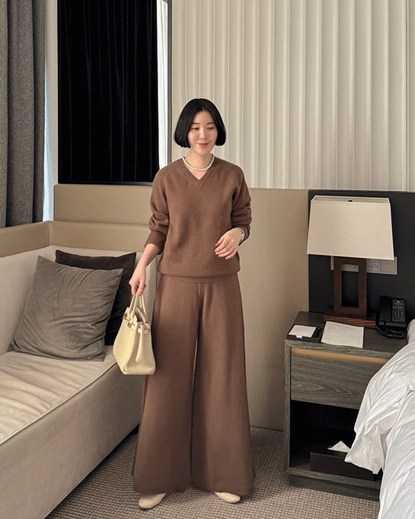 Lumi V-neck Knit
