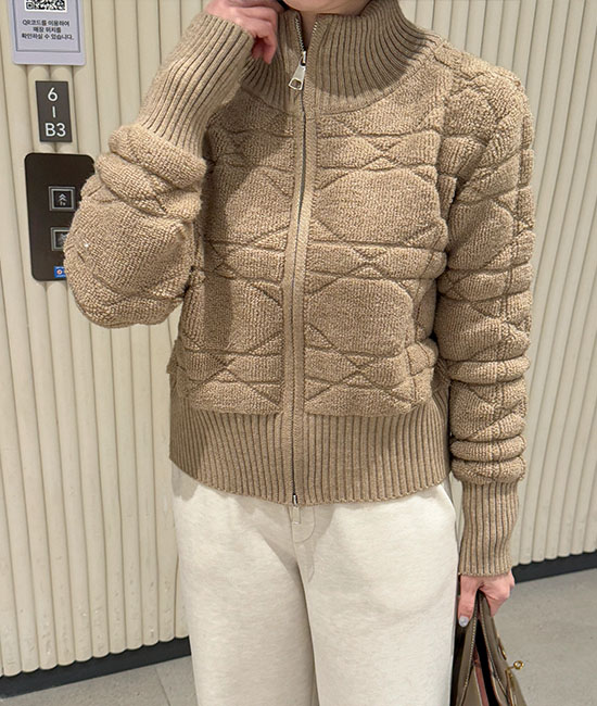 Louis Knit Zip up