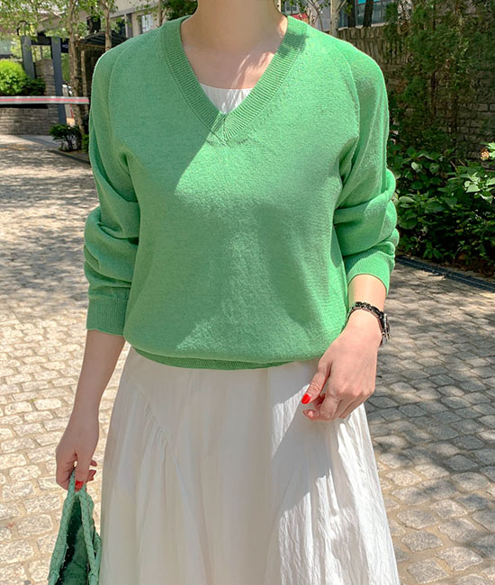 Linen 홀가먼트 V-neck Knit