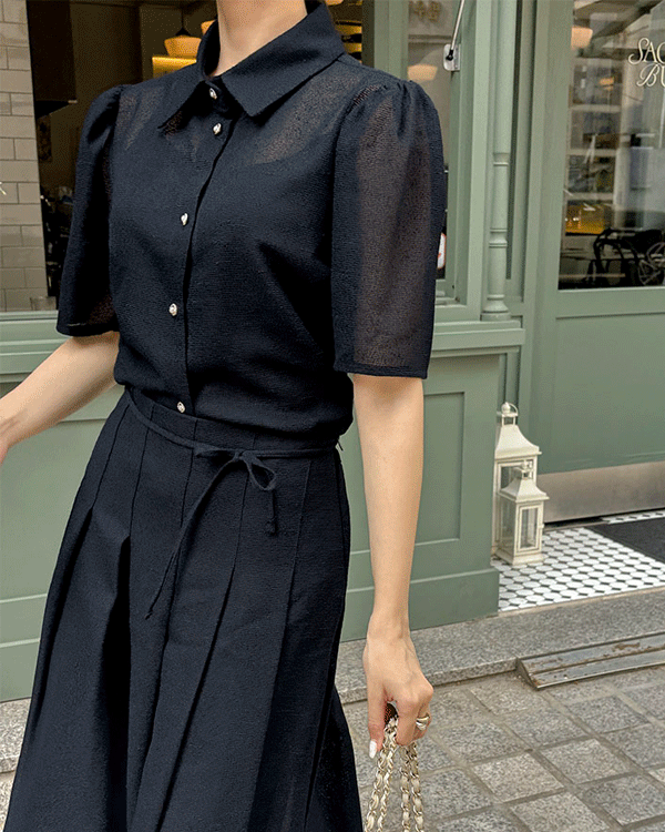 제인 Short-sleeve Blouse