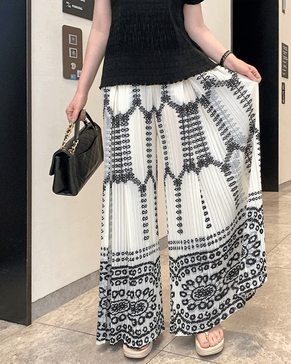 보니타 Pleats Pants