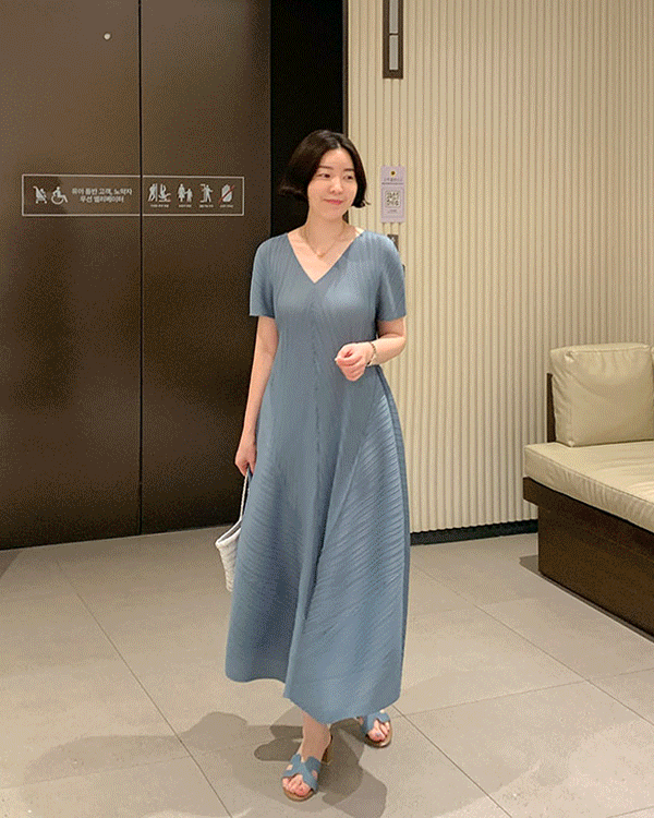 V-neck Pleats One Piece