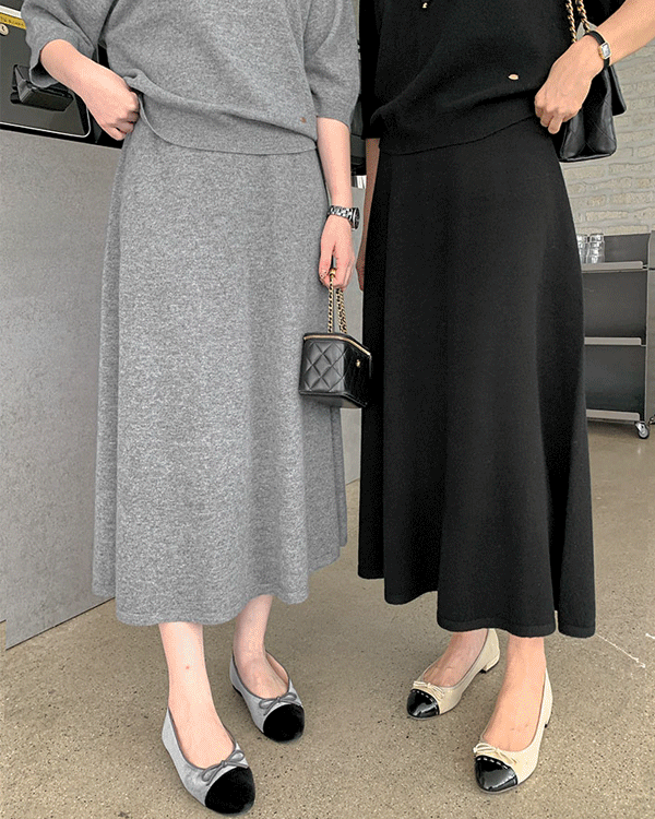 루미 홀가 Flare Skirt
