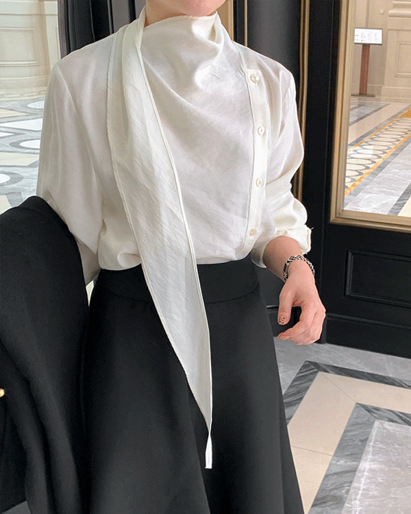 로린 타이 Blouse