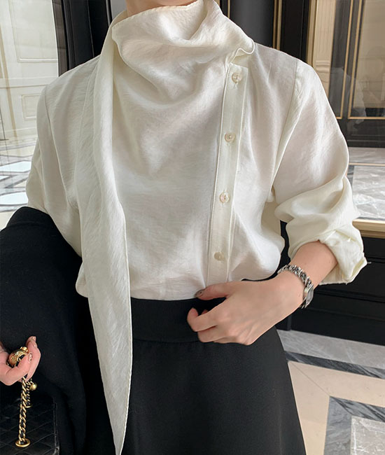 로린 타이 Blouse