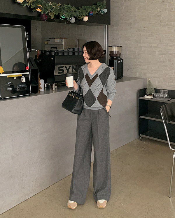 아가일 V-neck Knit