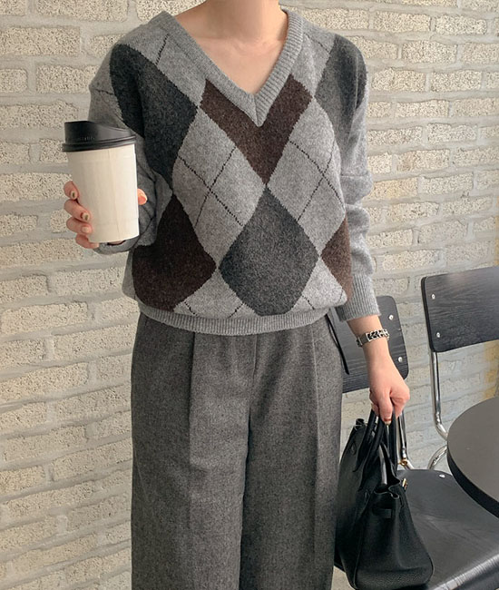 아가일 V-neck Knit