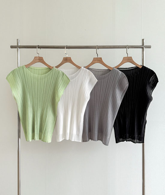 double Pleats Sleeveless shirts