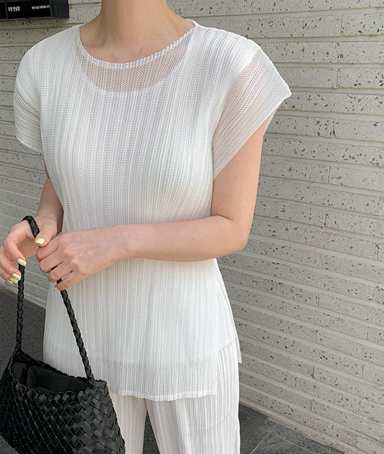 double Pleats Sleeveless shirts
