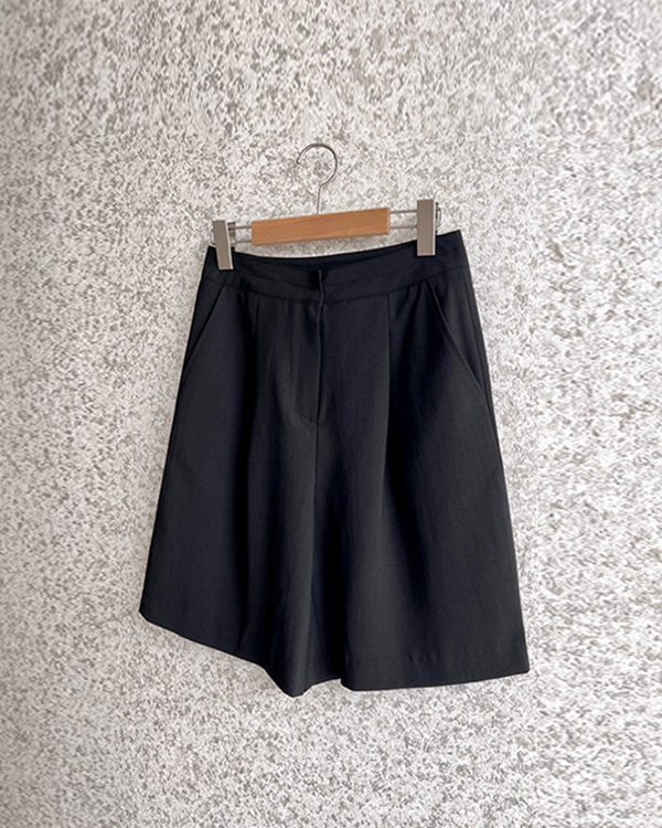 미우 Shorts