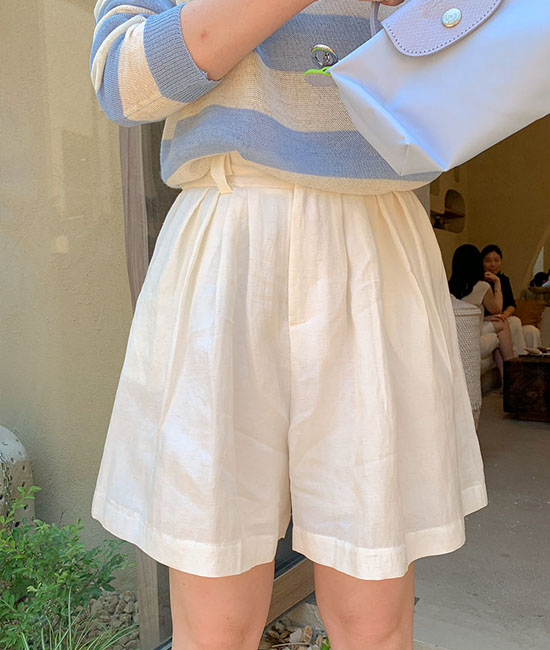 모모 핀턱 Shorts