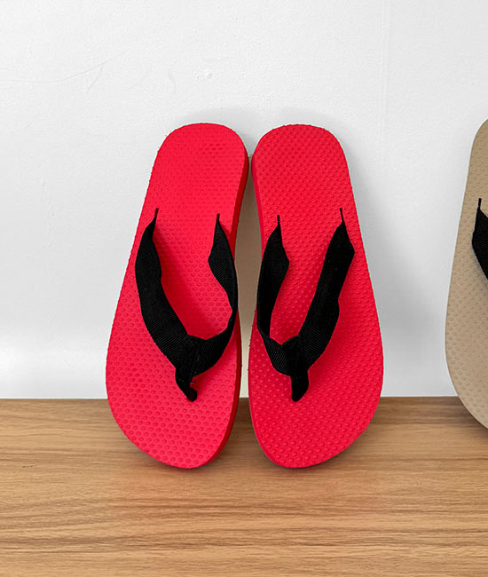 Low cushion flip-flops