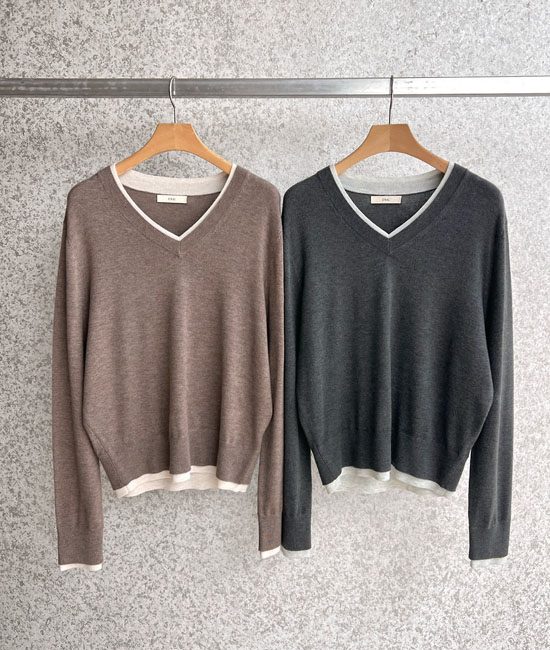 color combination V-neck Knit