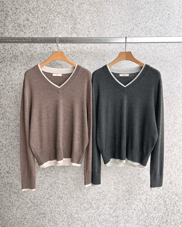 color combination V-neck Knit